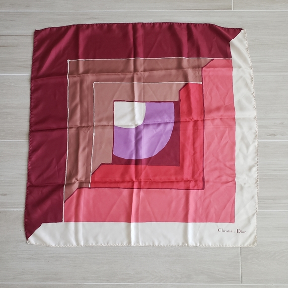 DIOR - Scarf - Picture 9 of 9